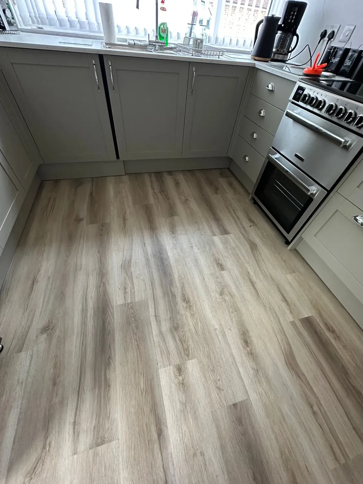 Vinyl Flooring Supply and Installation image background image