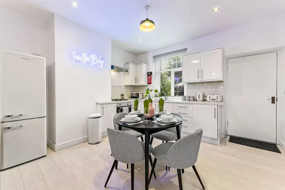 Descriptive text for the image