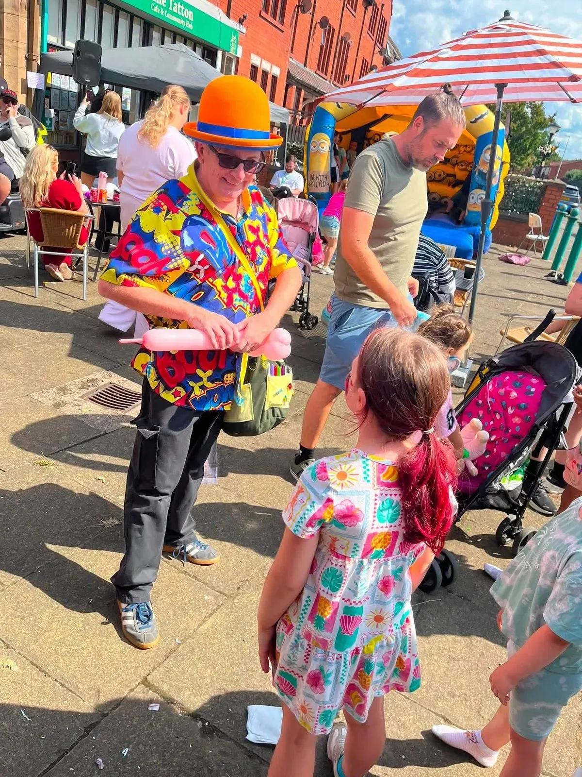 Balloon twisting image