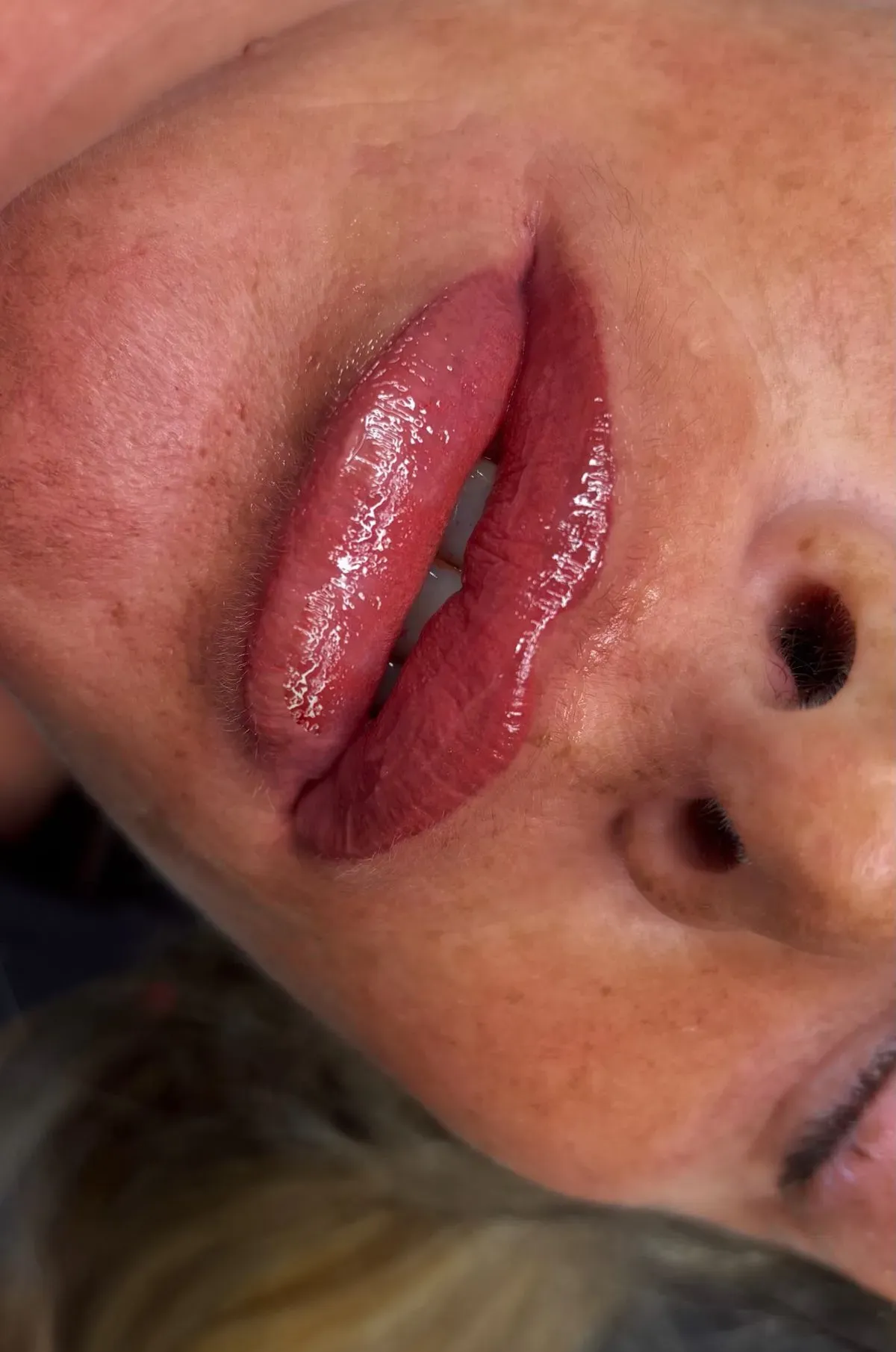 Lip Blush Tattoo image background image