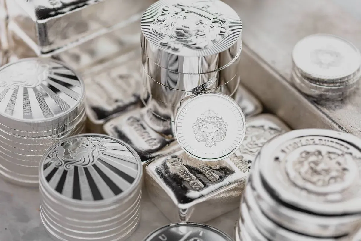 8213310771059-puckiwe05xebd3ra0ais5-2022-Scottsdale-Mint-Silver-Gold-Bullion-Precious-Metals-Bars-Coins-11 collection background image