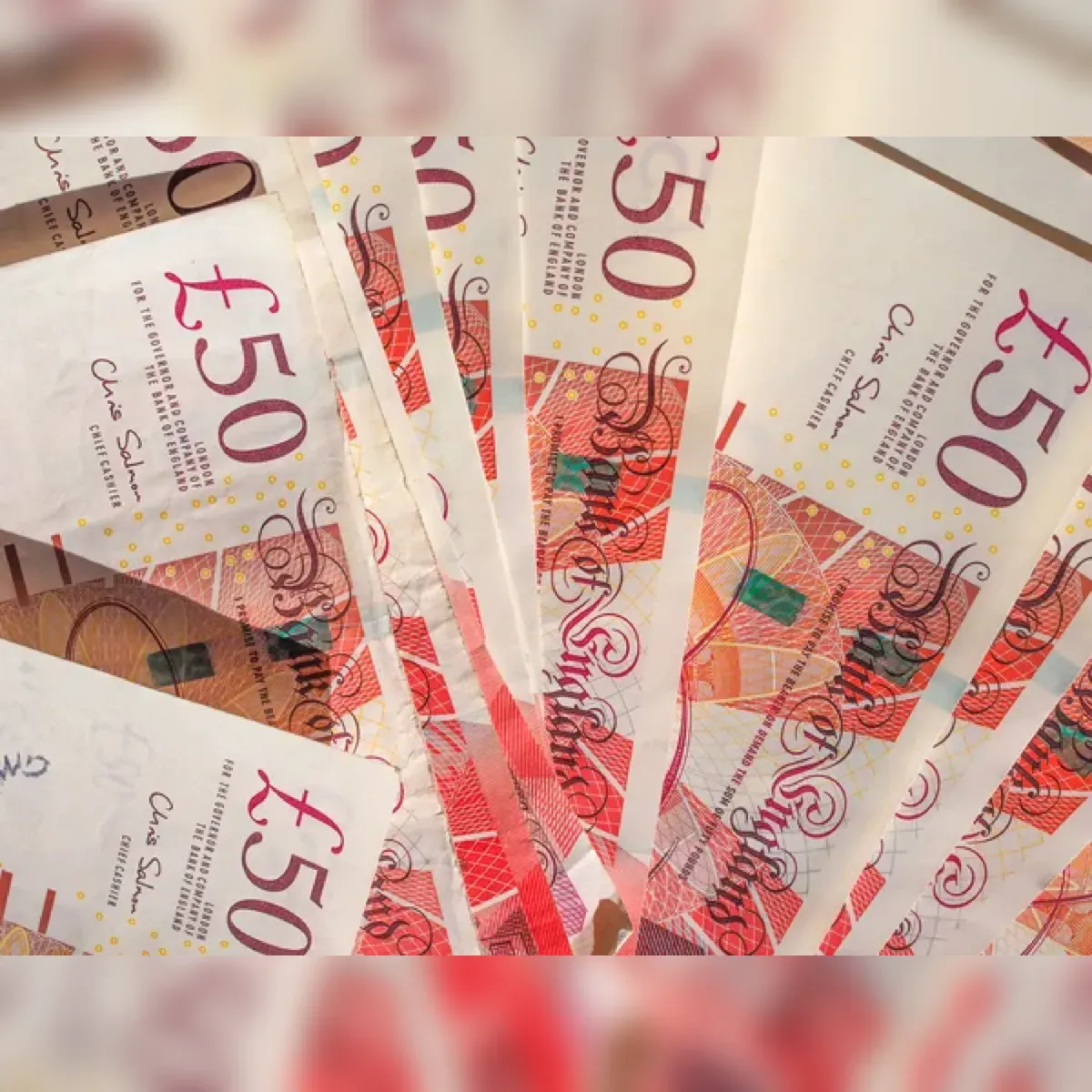 8217253727610-ew2hl9m799d0kwvumpsqpz-imresizer-stock-photo-fifty-pound-notes-jpeg thumbnail image