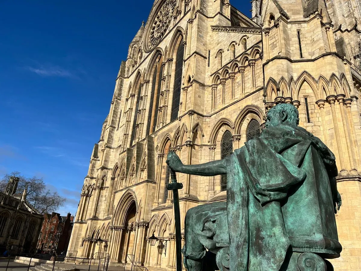 Guided Tours and Excursions image background image