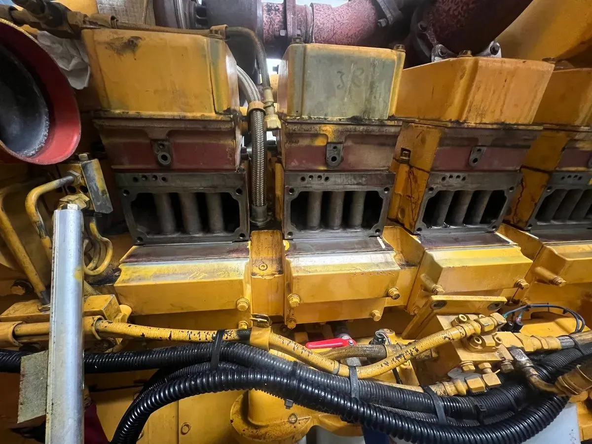Cummins KTA 50 Power Gen troubleshoot and repair oil leaks and routine replacement of all seals and O rings
