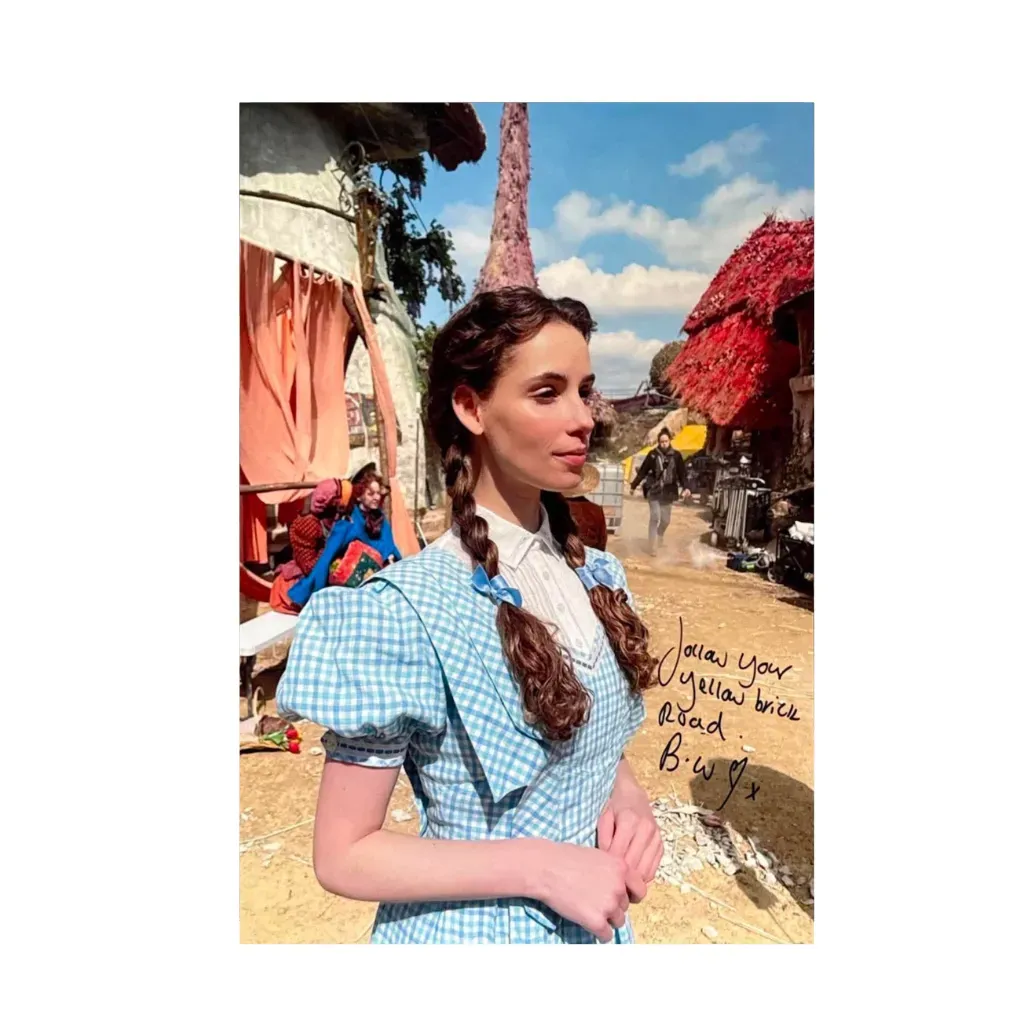 8213967938385-7lqls804jtges697b0716f-wicked-signed-pic-4 thumbnail image
