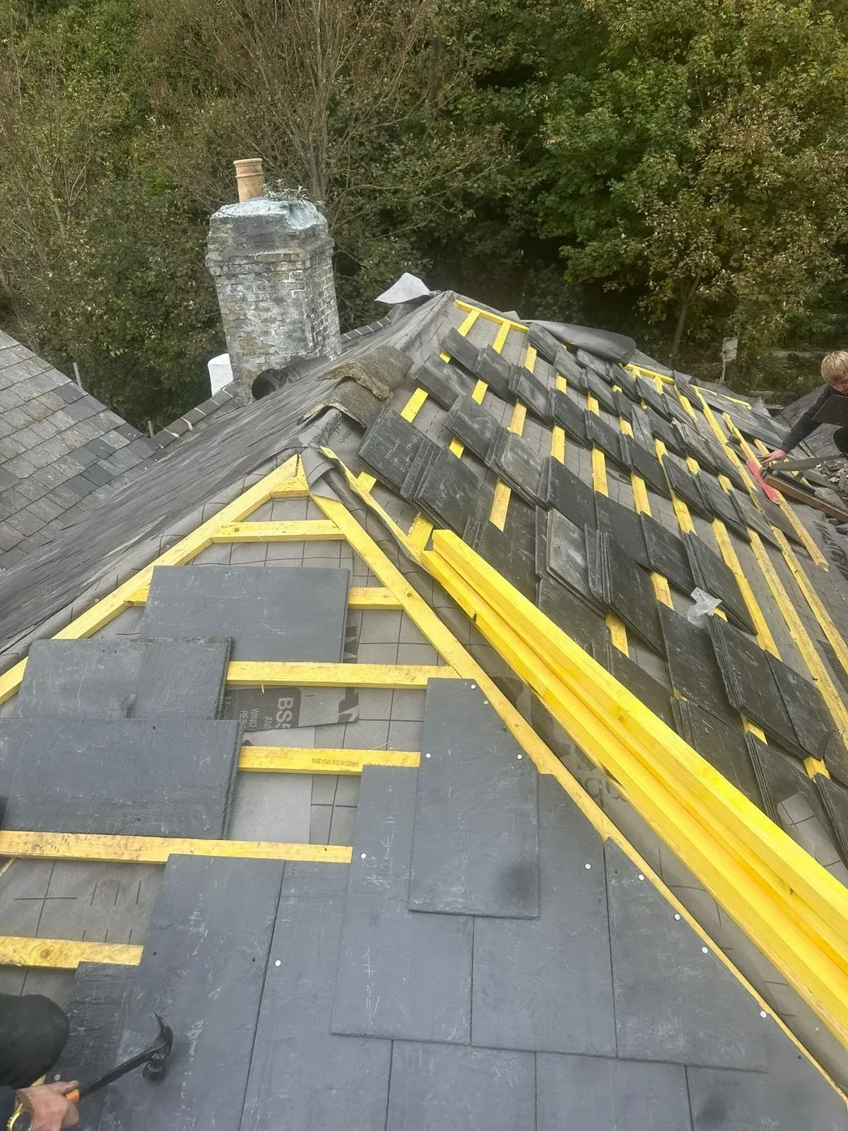Emergency roof repairs image background image