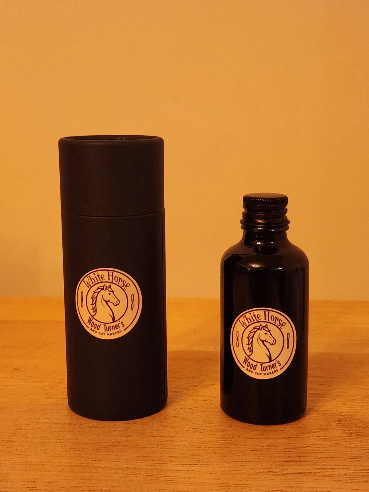 Online marketplaces for selling handmade items image background image