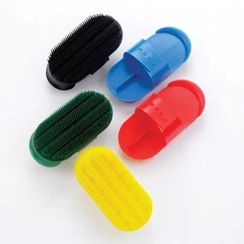 hux small plastic curry combs