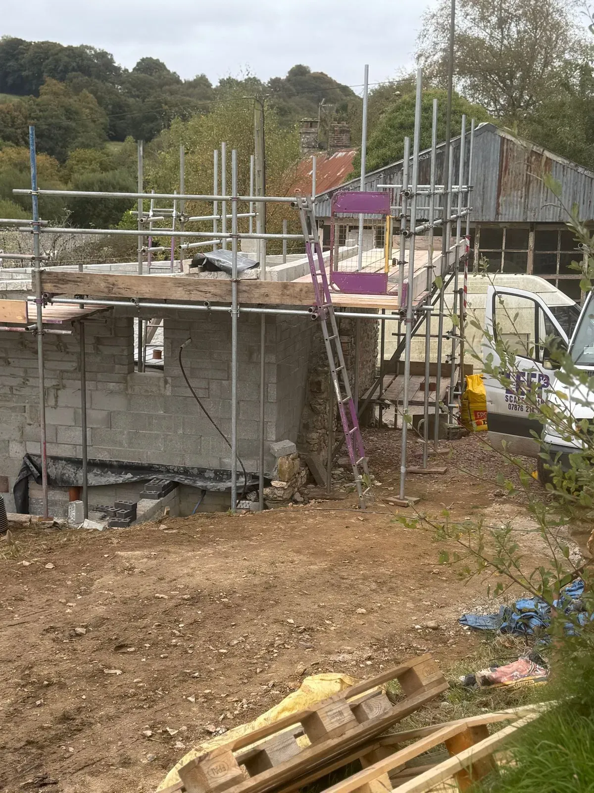 Temporary roof systems image background image