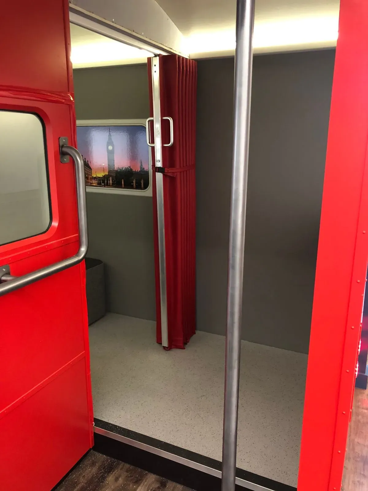 Descriptive text for the image