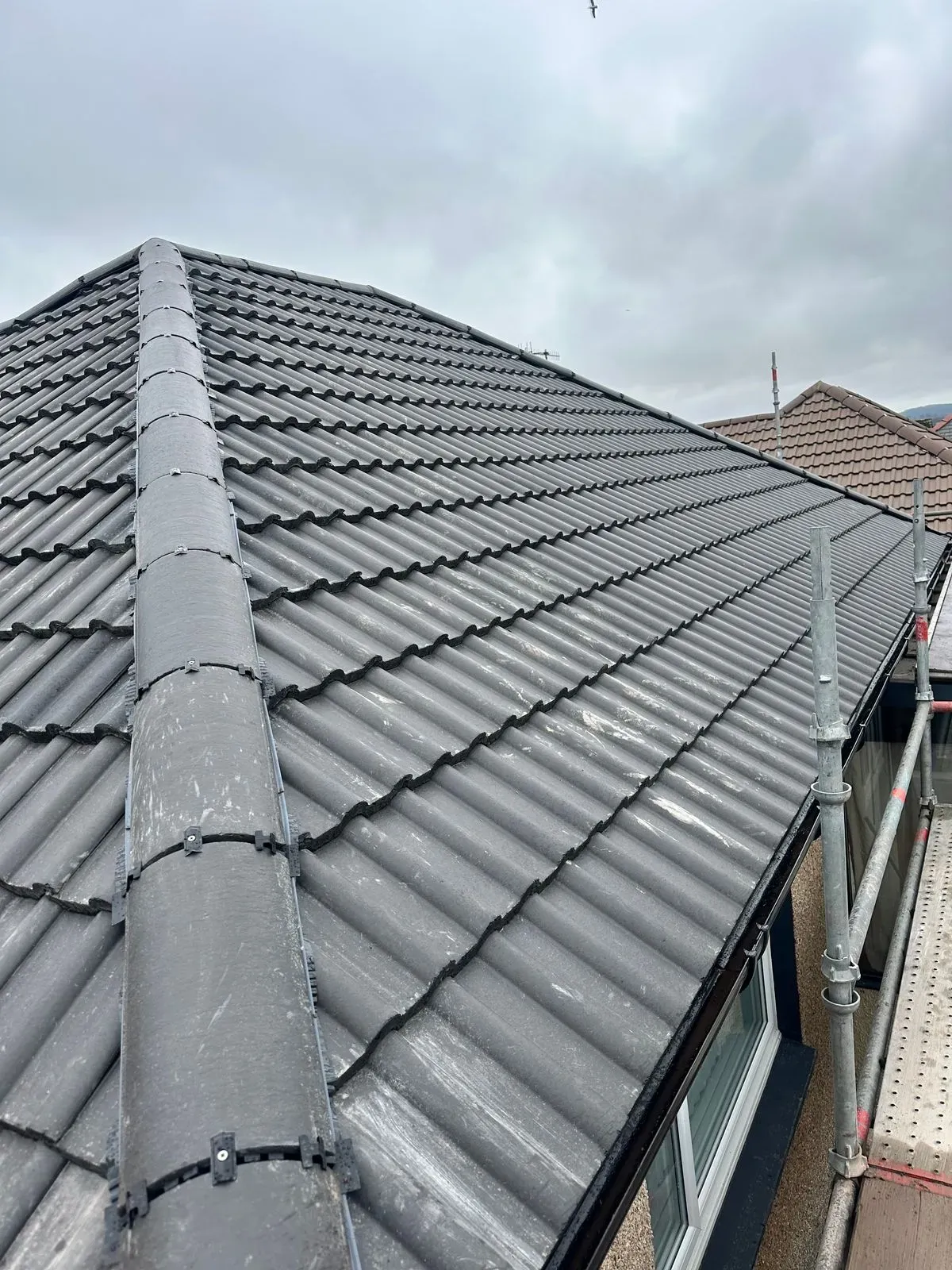 Tile roof installation image background image