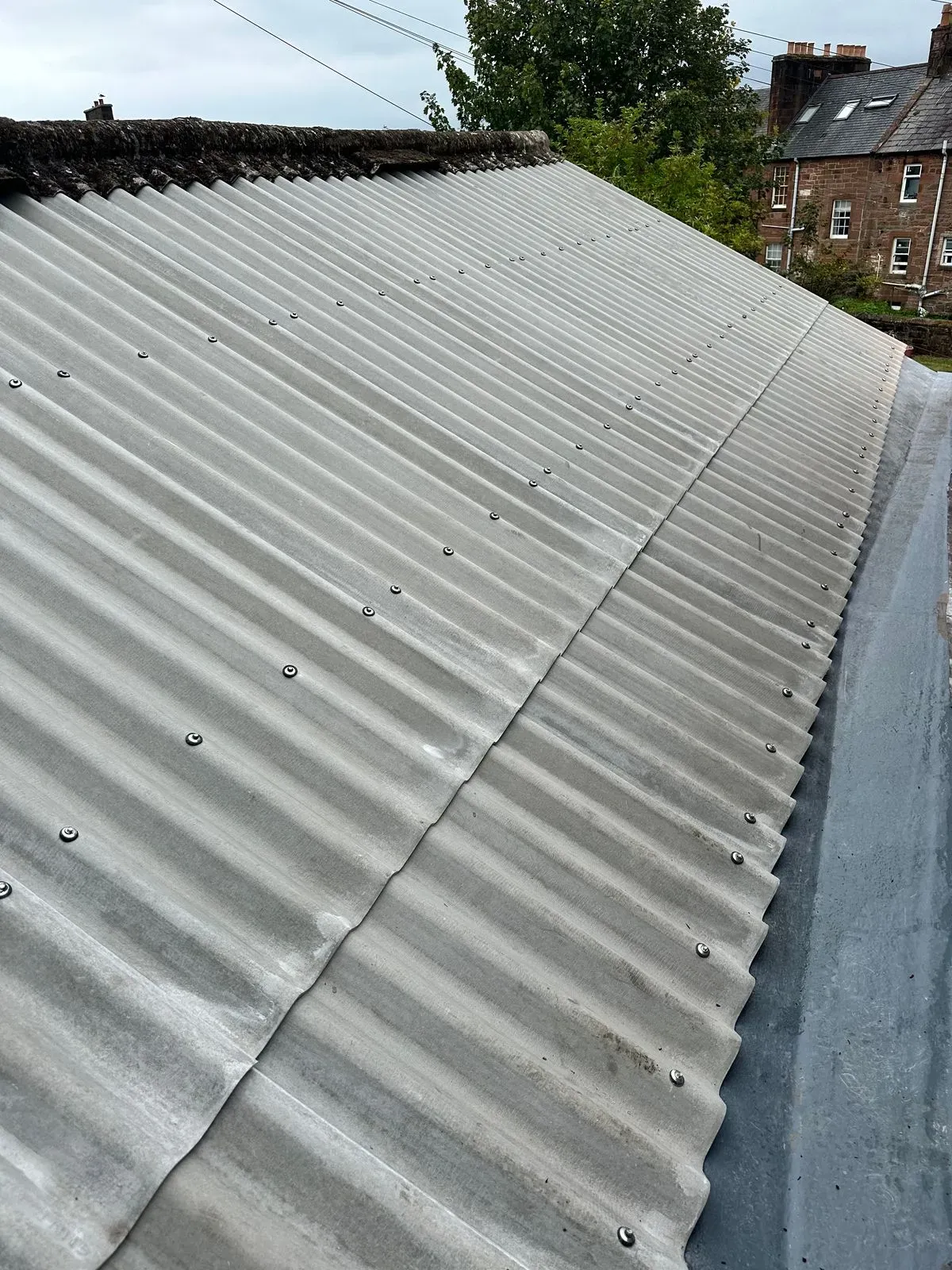 Roof repair image background image