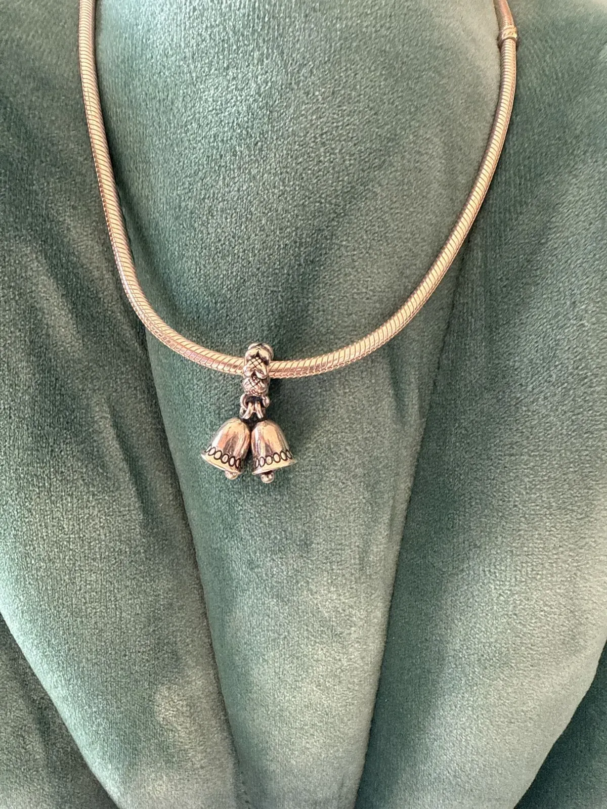 8219834168169-tcozoy4351o5uo9i21zas9-Pandora-snake-chain-with-Christmas-bells thumbnail image