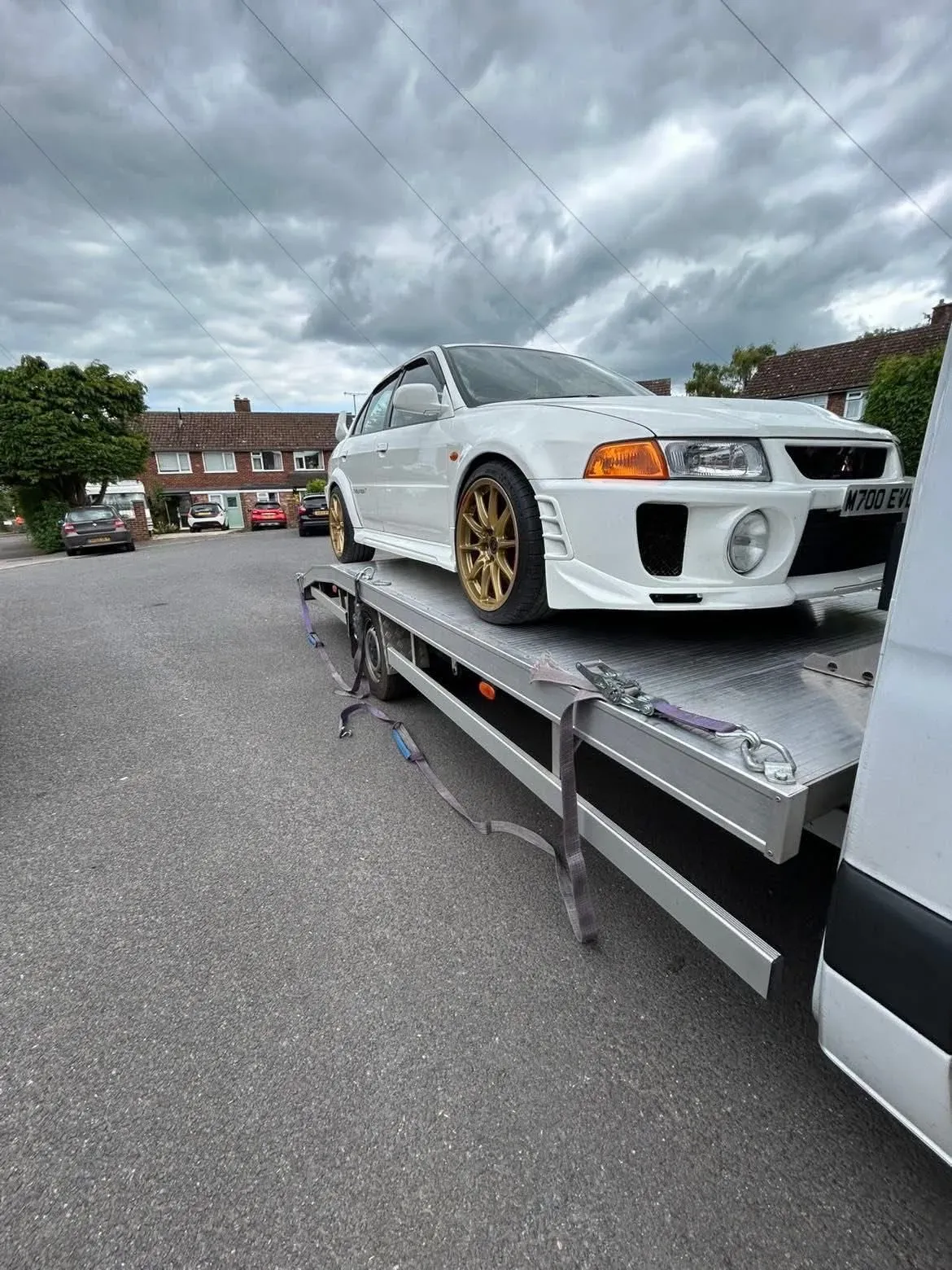 24-hour roadside assistance image background image
