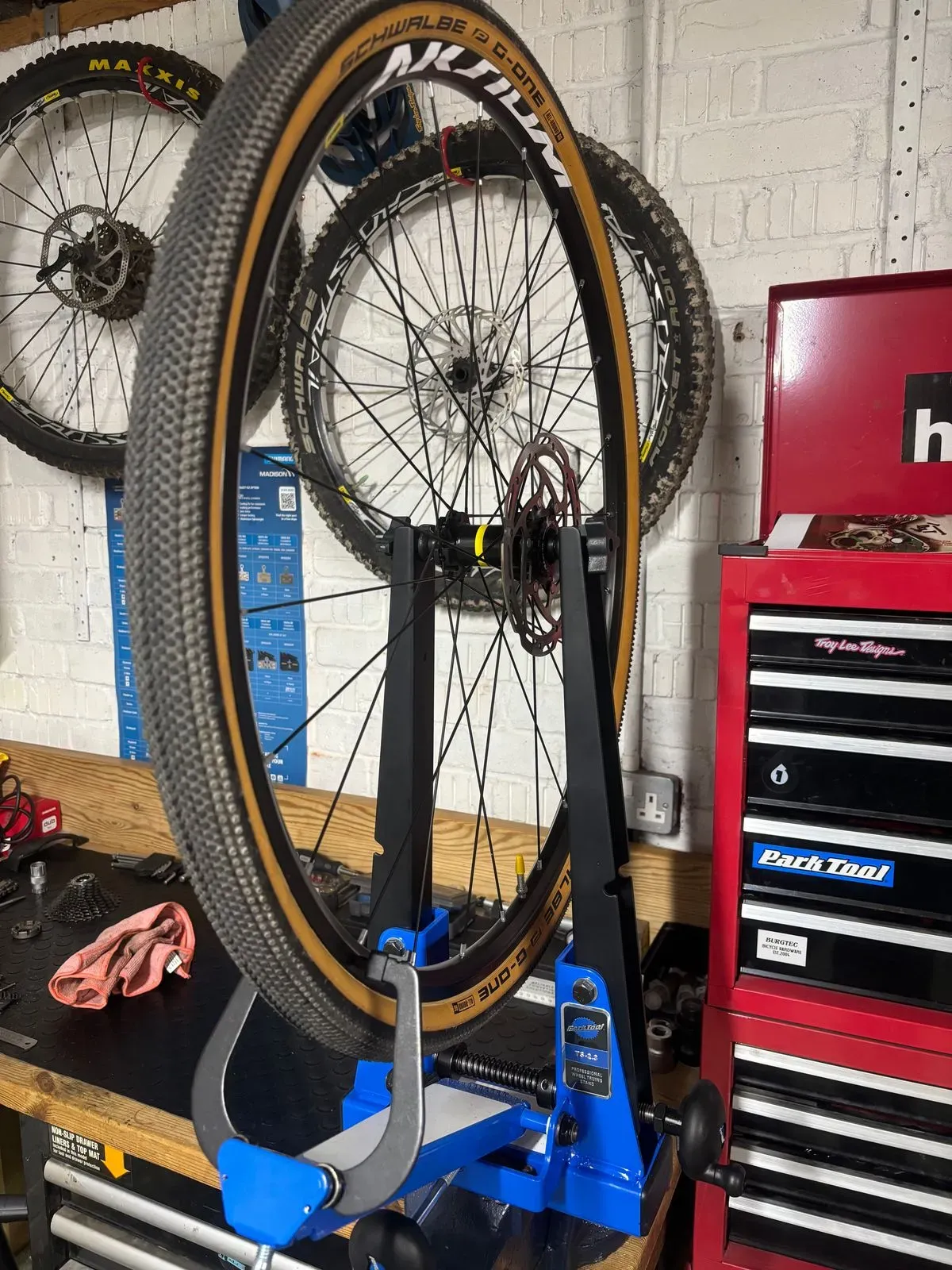 Wheel truing and replacement image background image