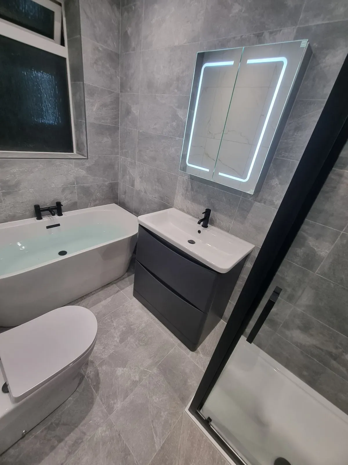 Descriptive text for the image