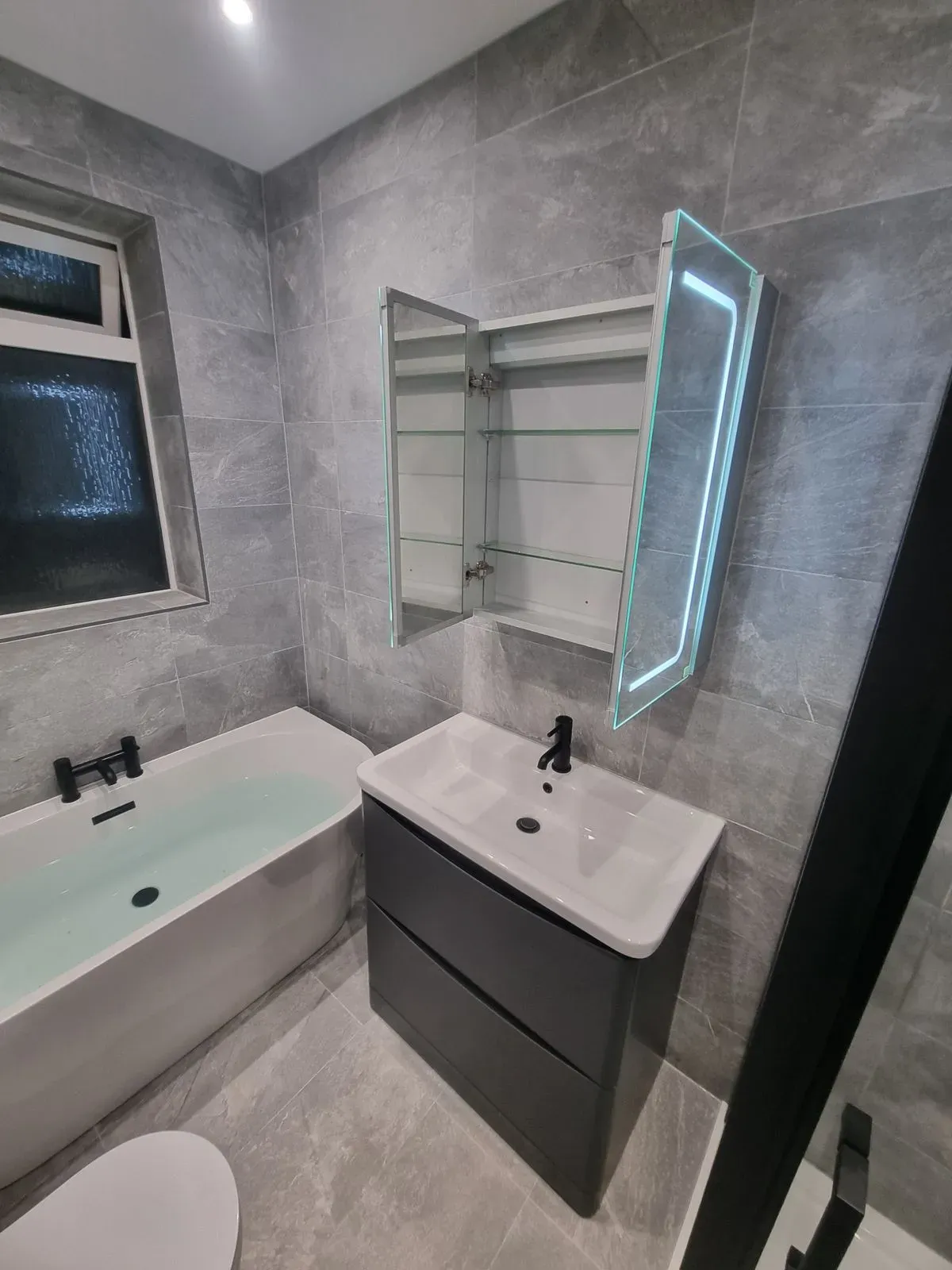 Descriptive text for the image