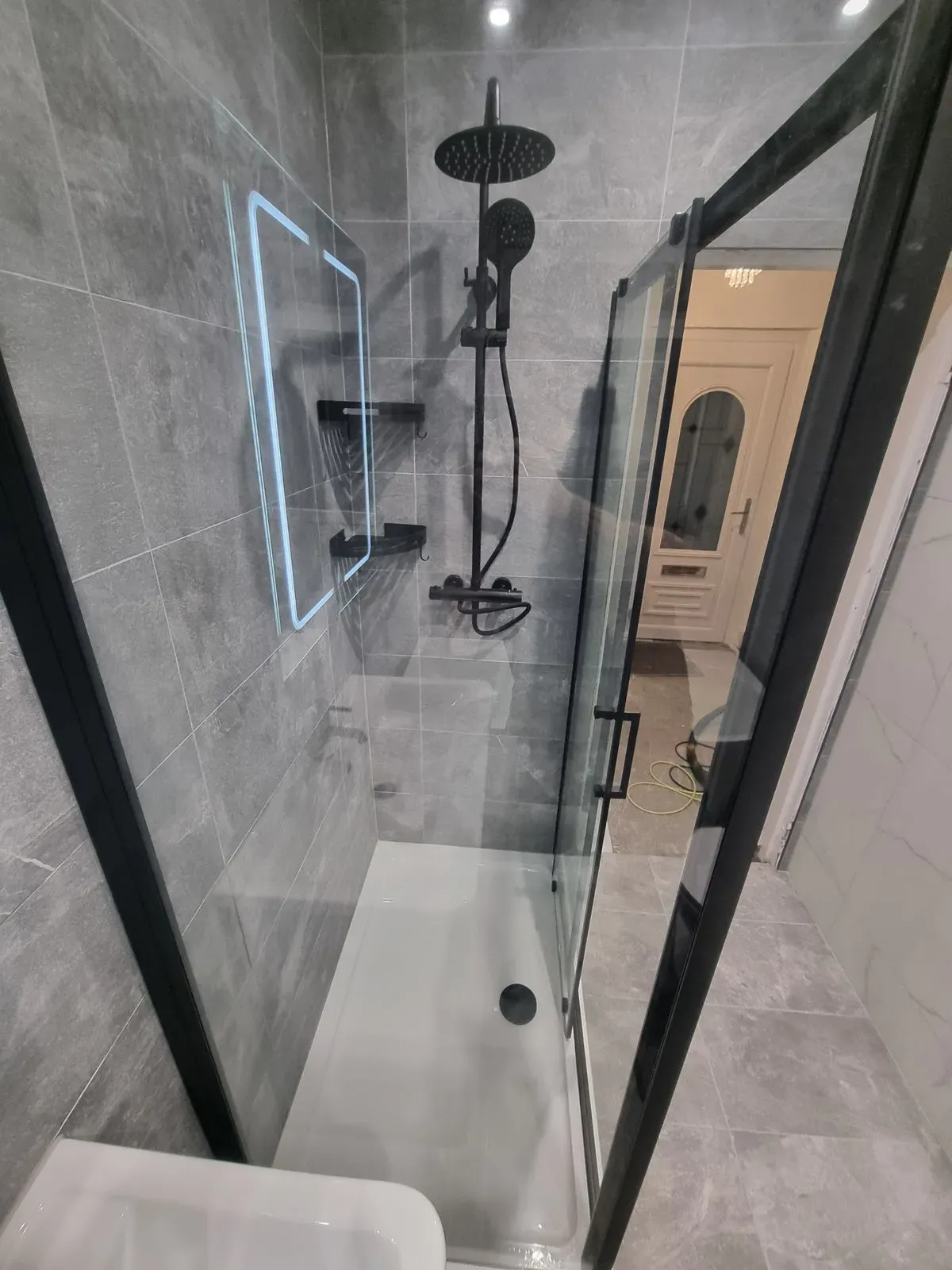 Descriptive text for the image