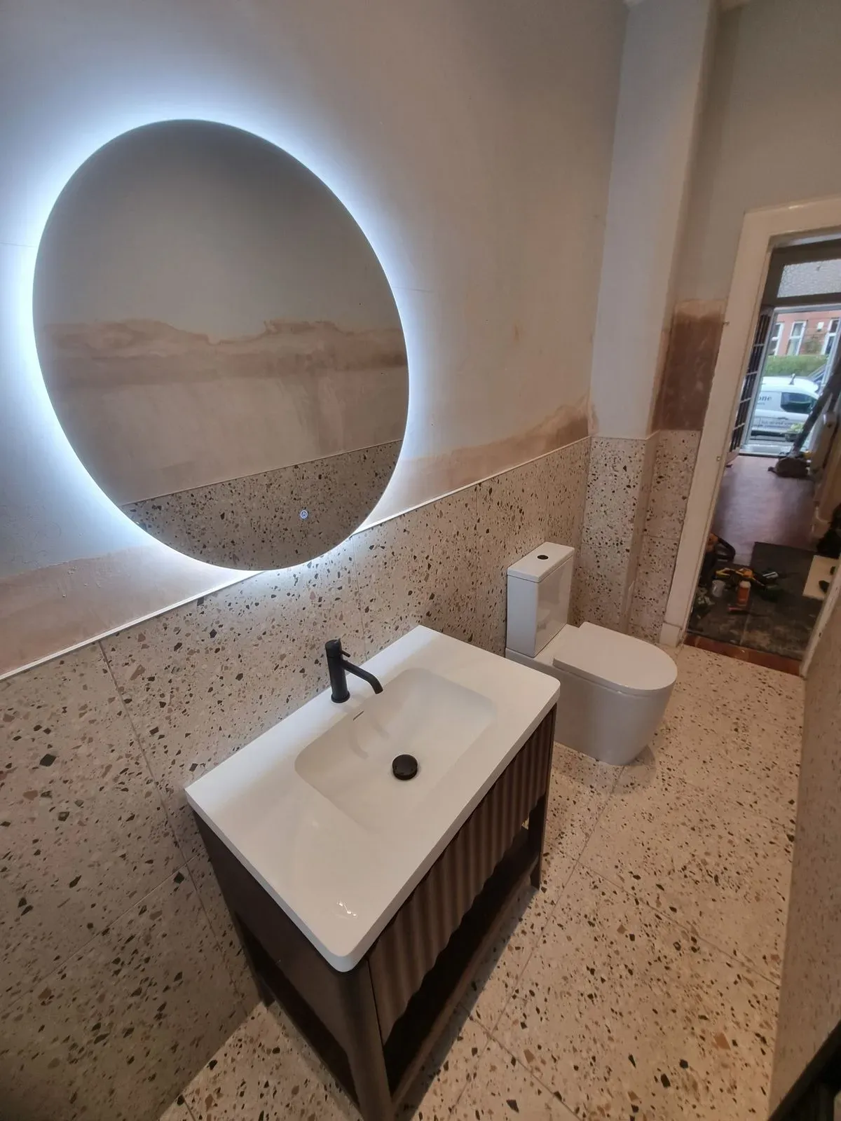 Descriptive text for the image