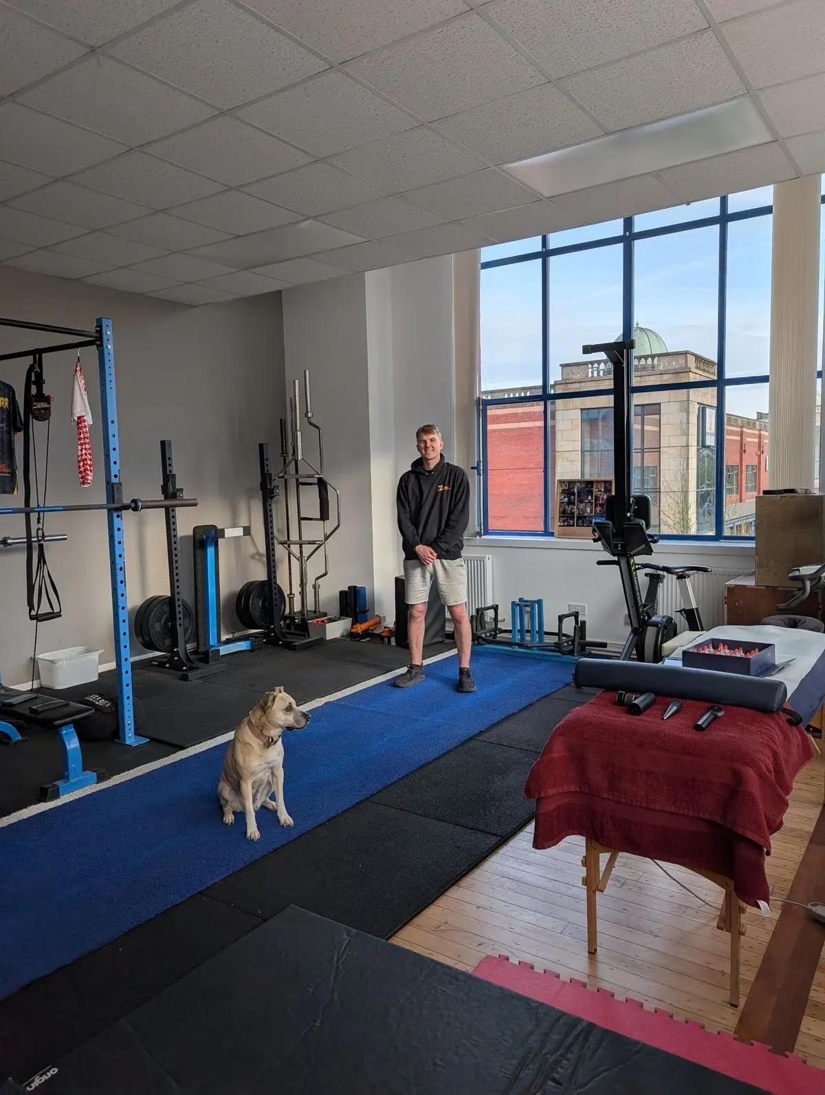 One-on-one strength and conditioning training image background image