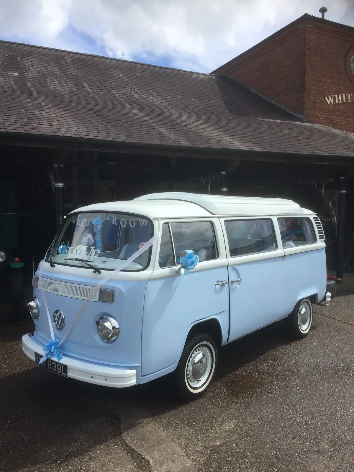 Classic car hire for ceremonies image background image