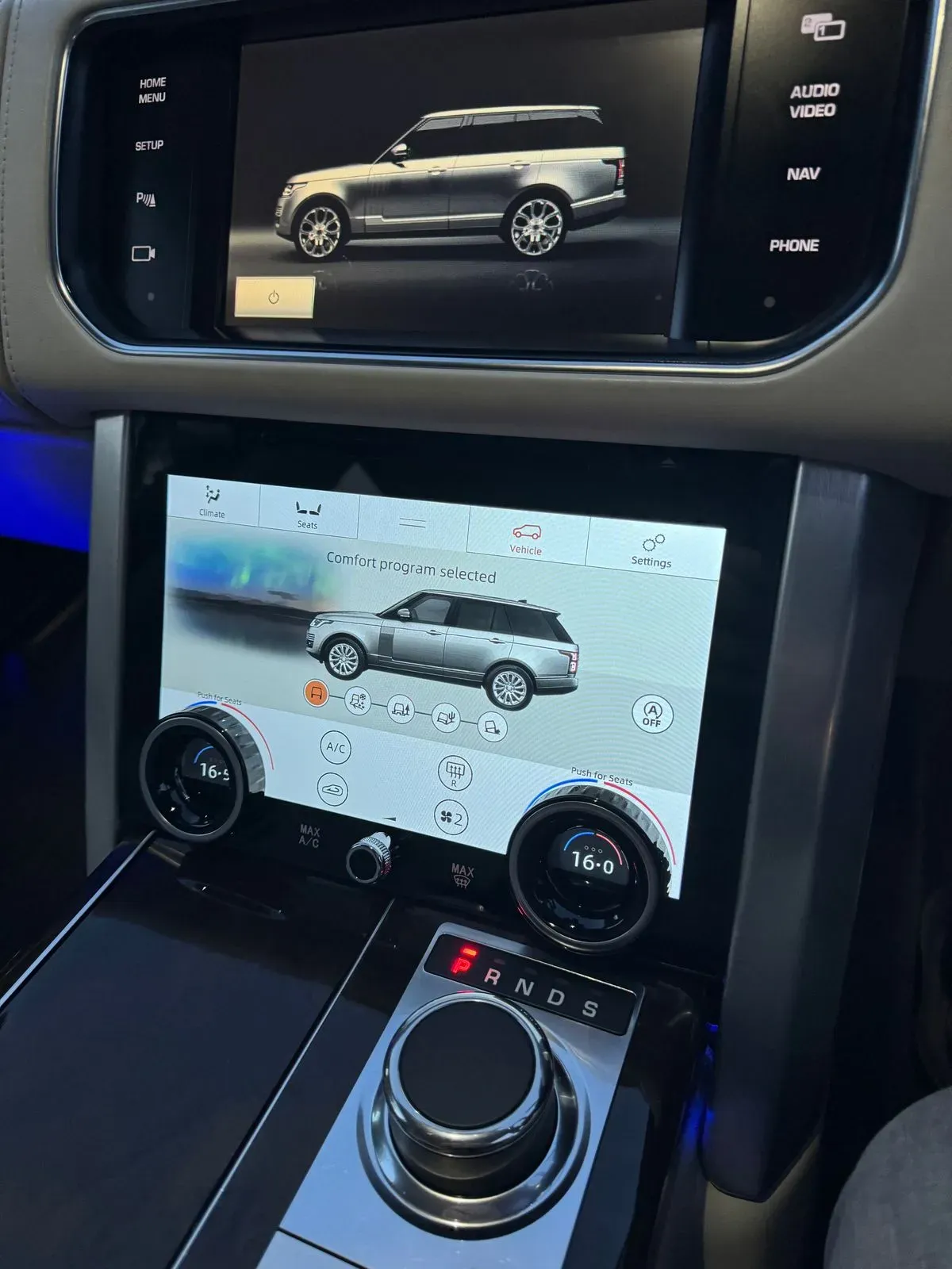 Luxury wedding car hire image