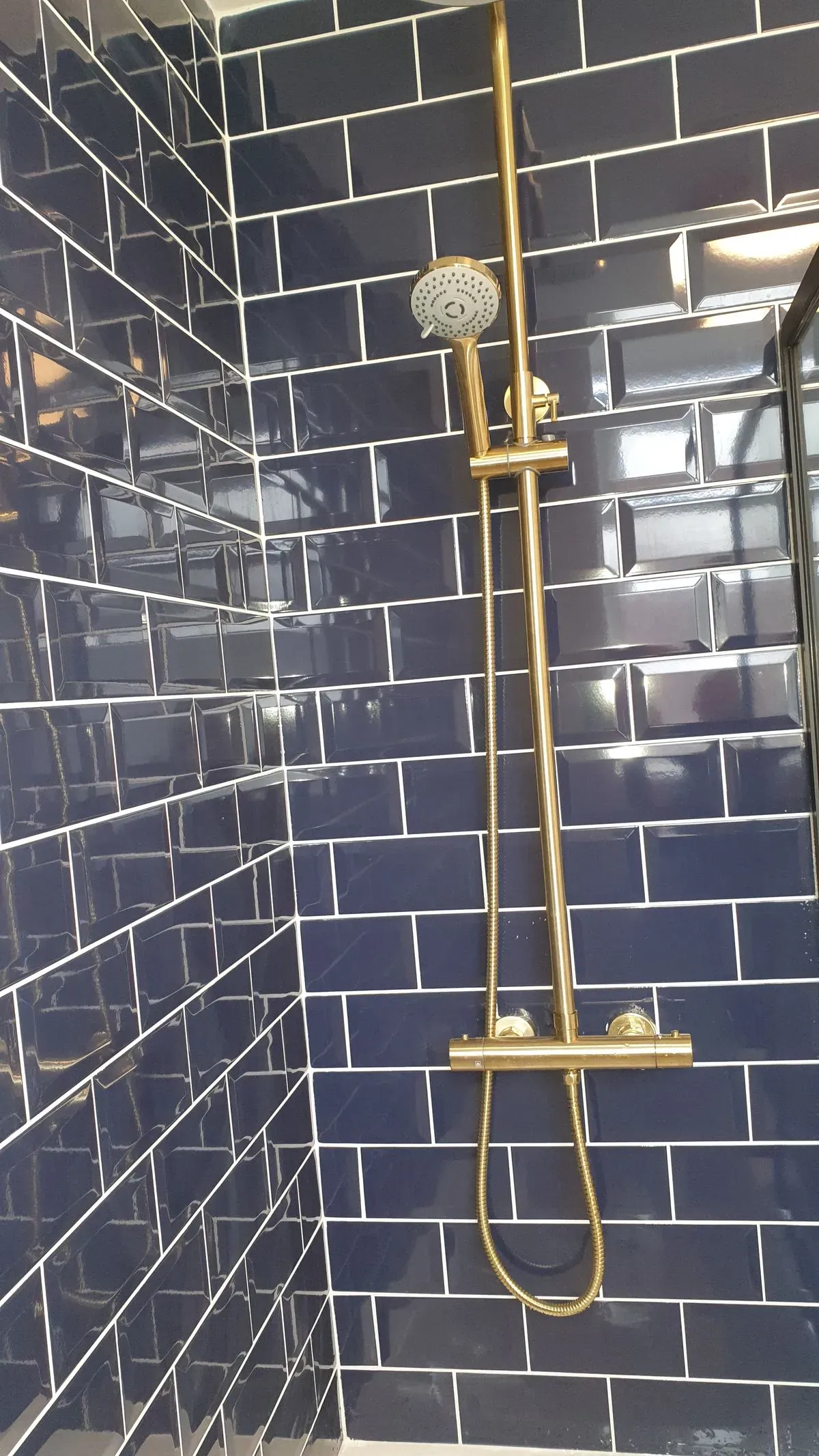 Ceramic Tiling image