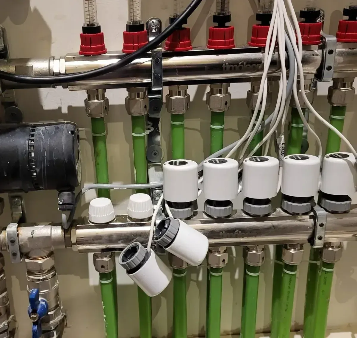 Flat roof leak detection image