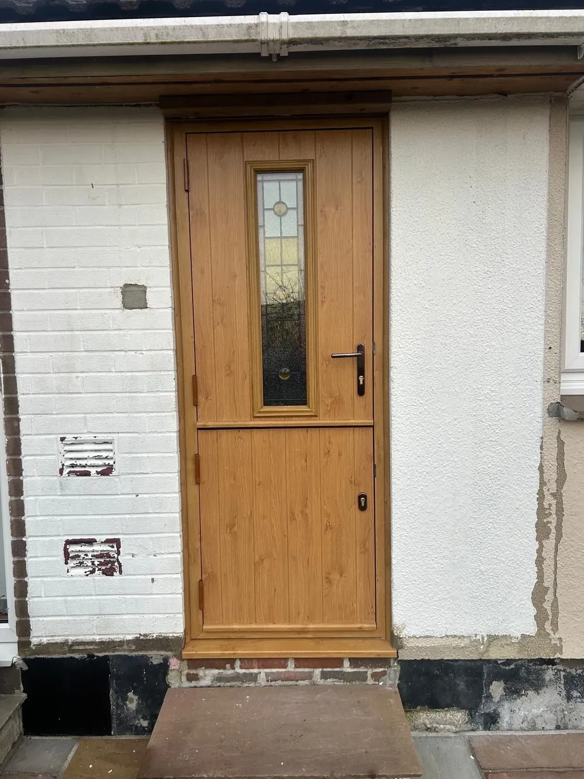 Emergency door repair services image background image