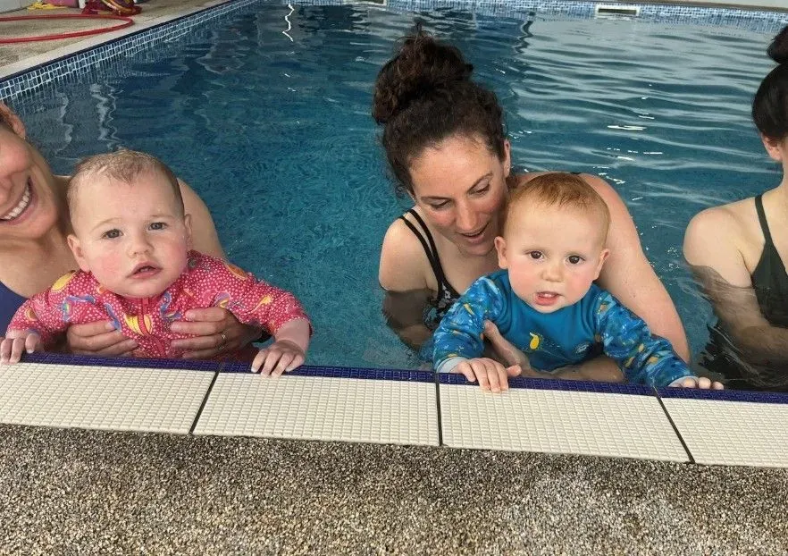 Swimming lessons for kids aged 0 to 10 years image background image