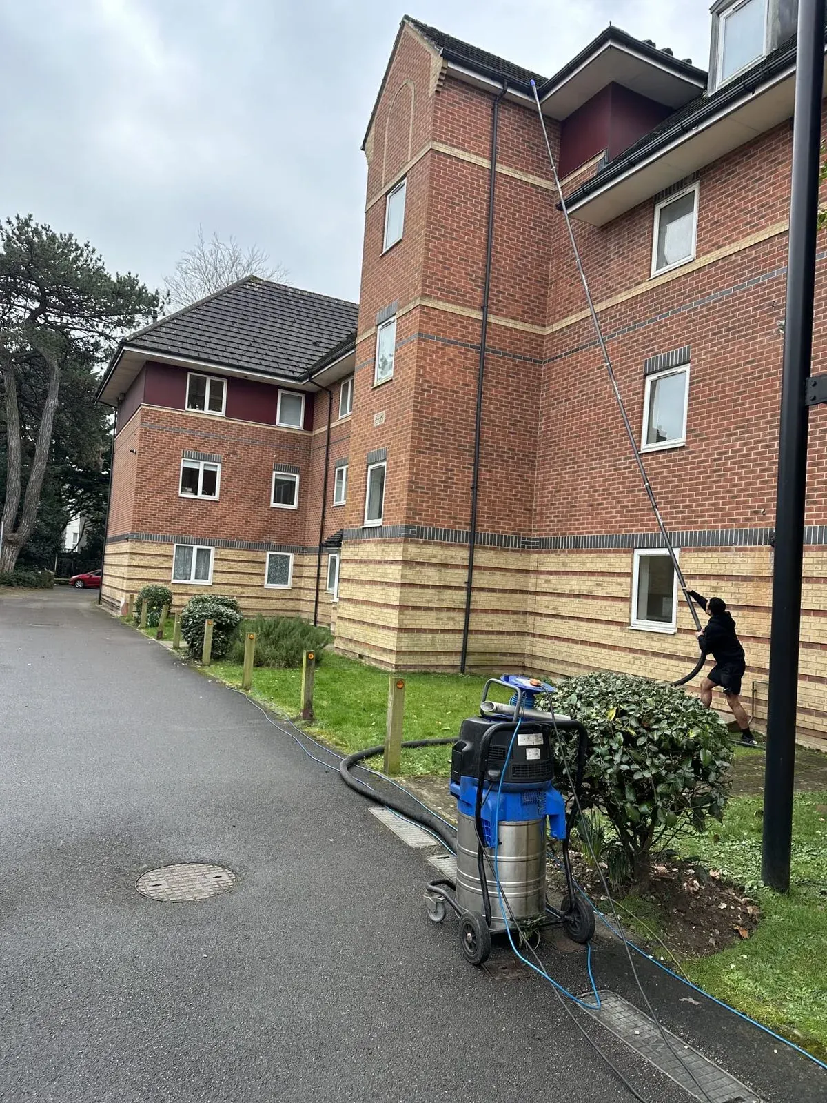 Gutter Cleaning image background image