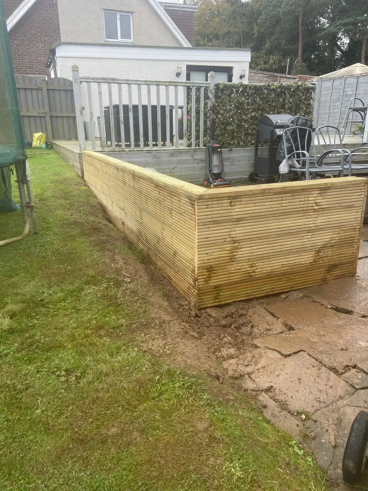 Timber Driveway Gate installation image background image