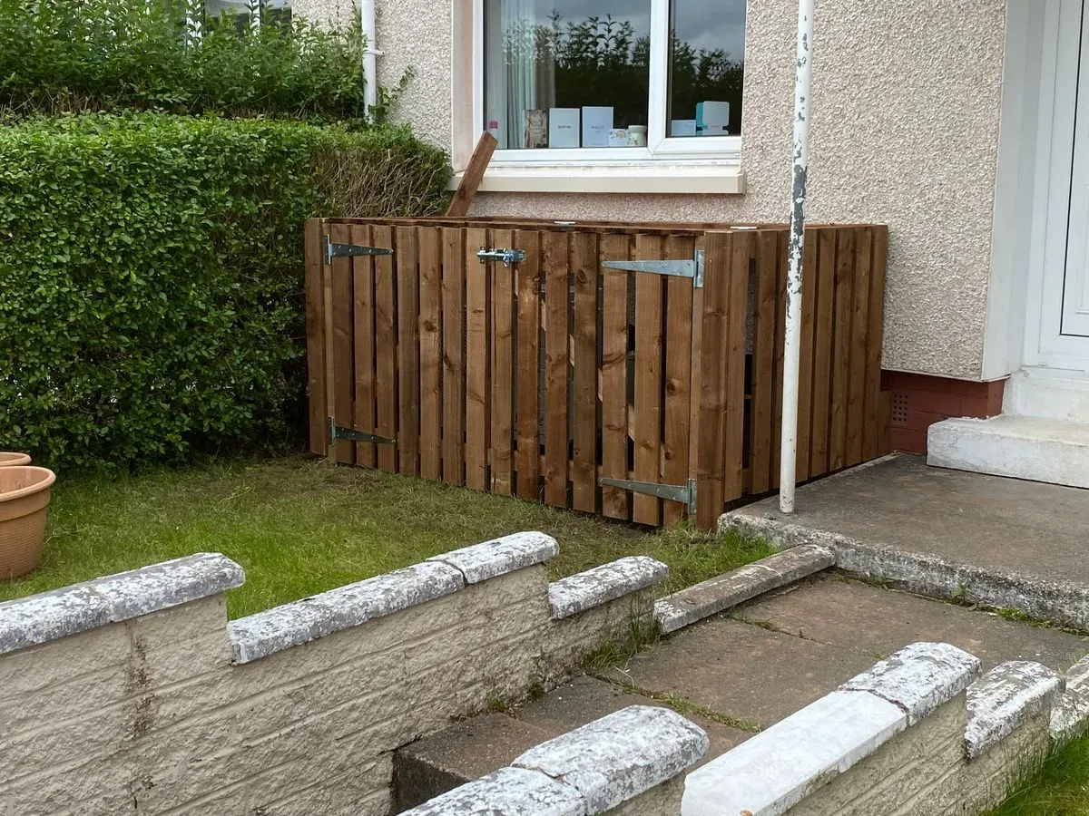Timber Driveway Gate installation image