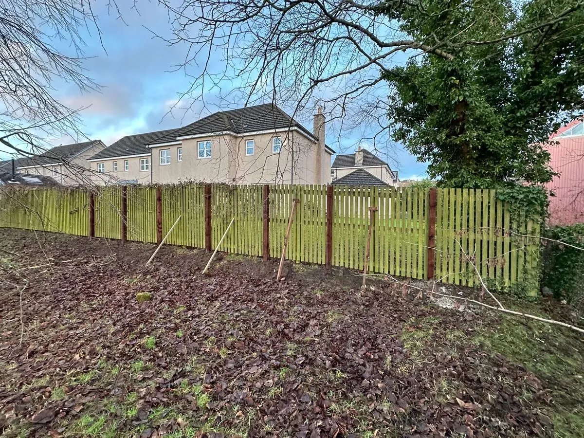 Fence repair image background image