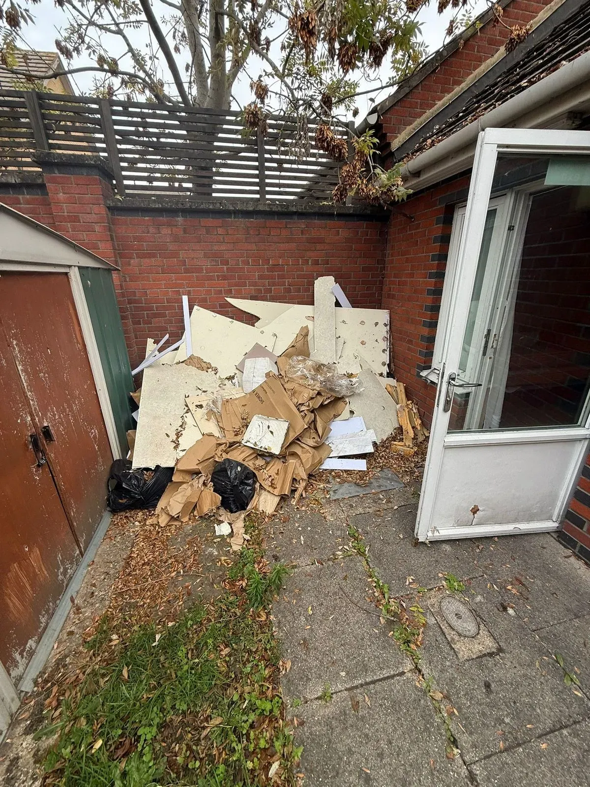 Construction and demolition waste removal image background image