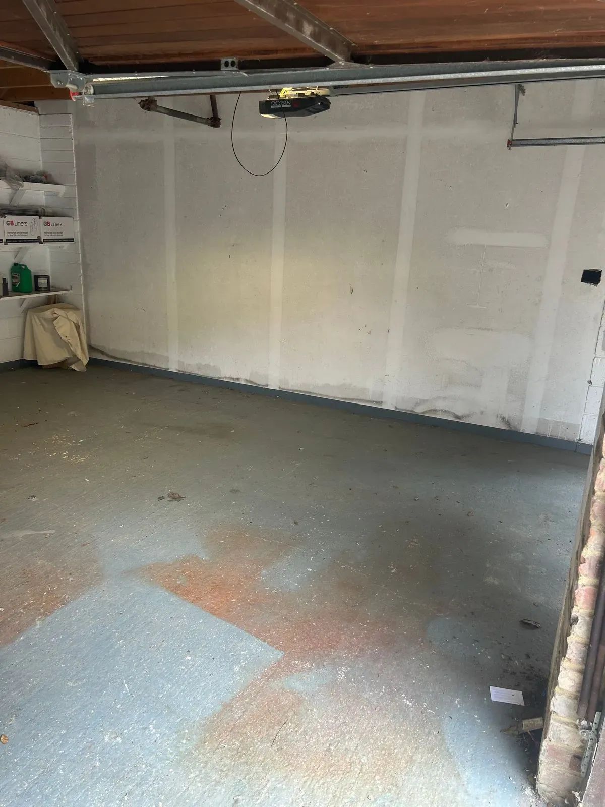 Confidential document shredding image background image