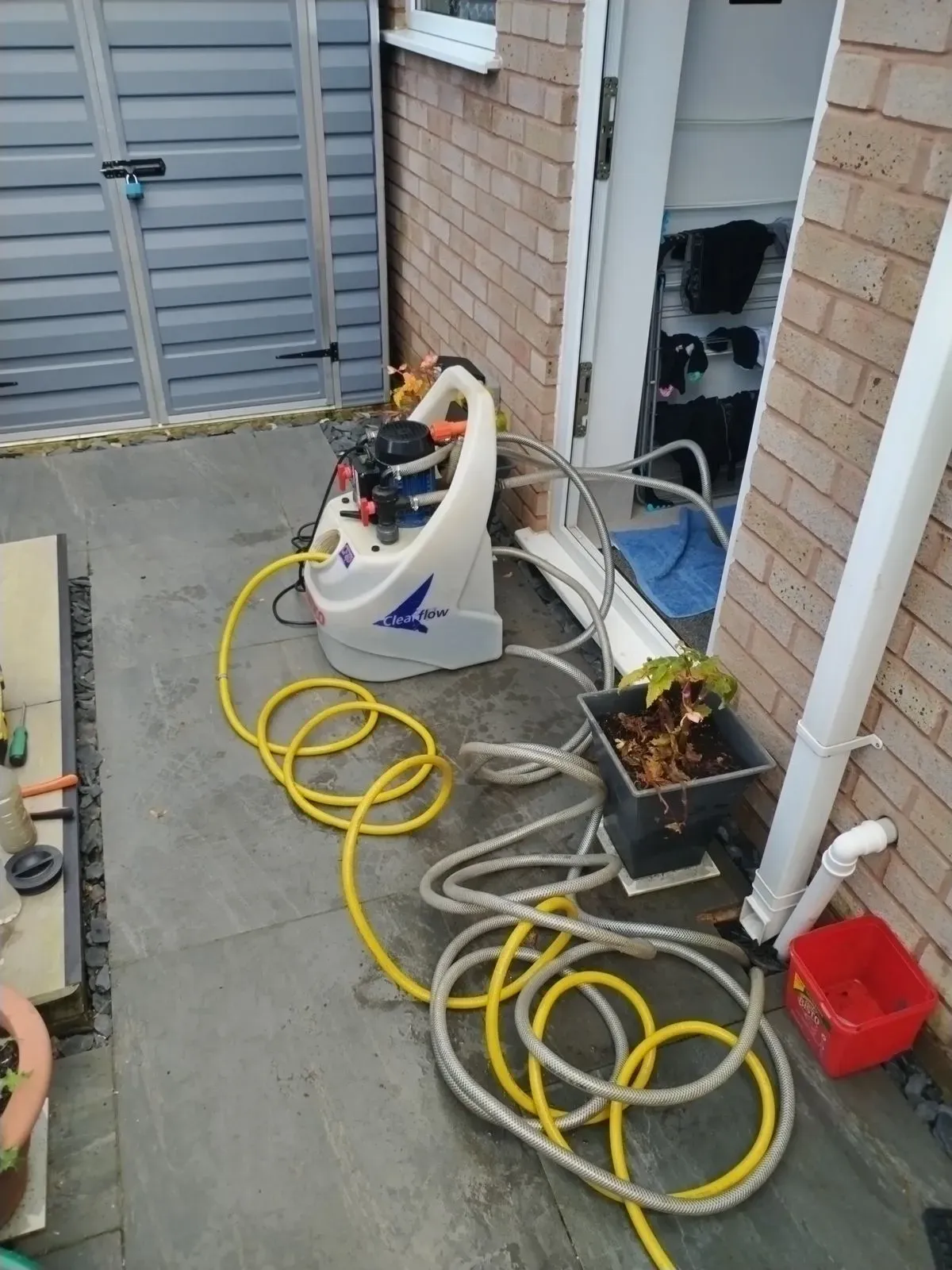 Power flushing image background image