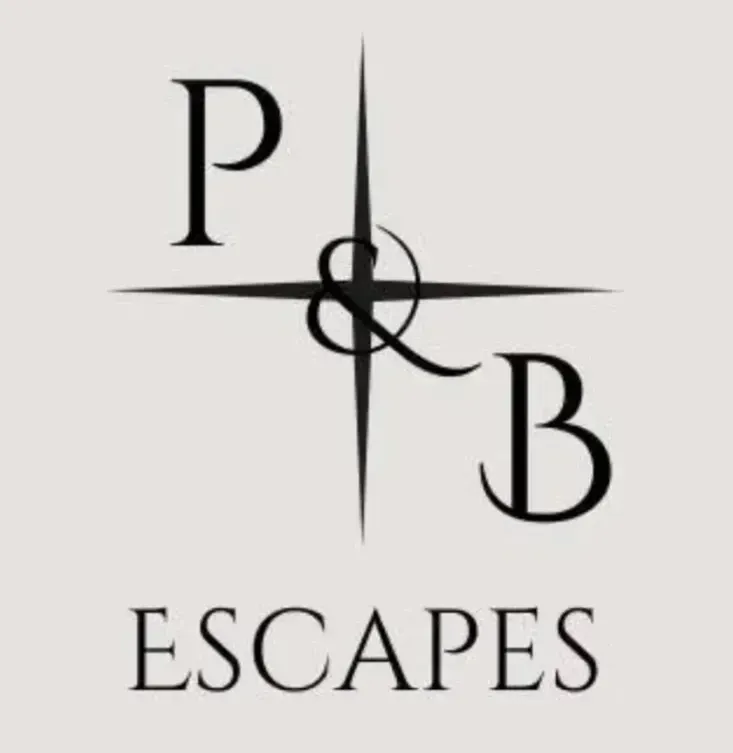 P&B Escapes logo