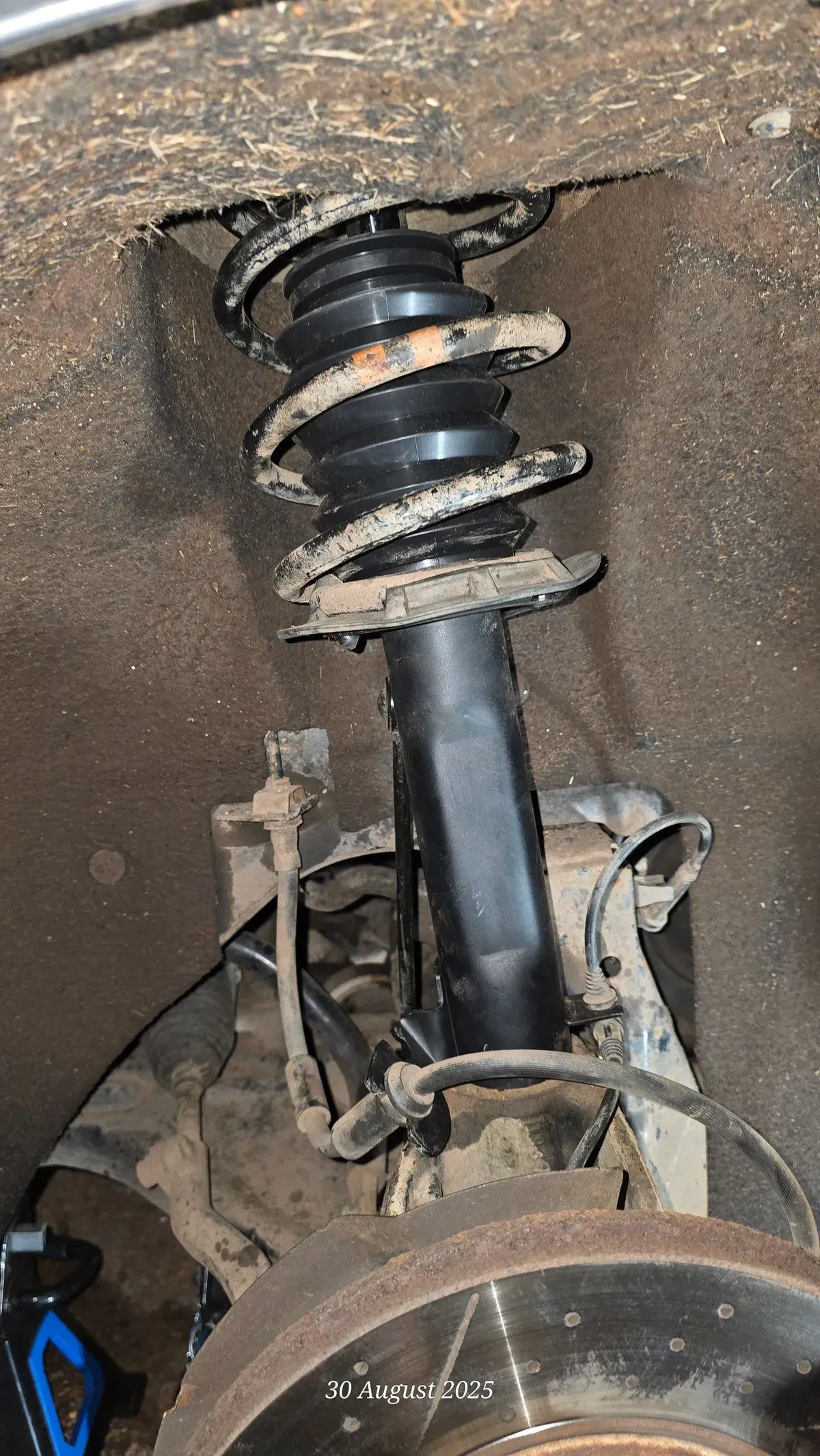 Suspension and steering repairs image background image