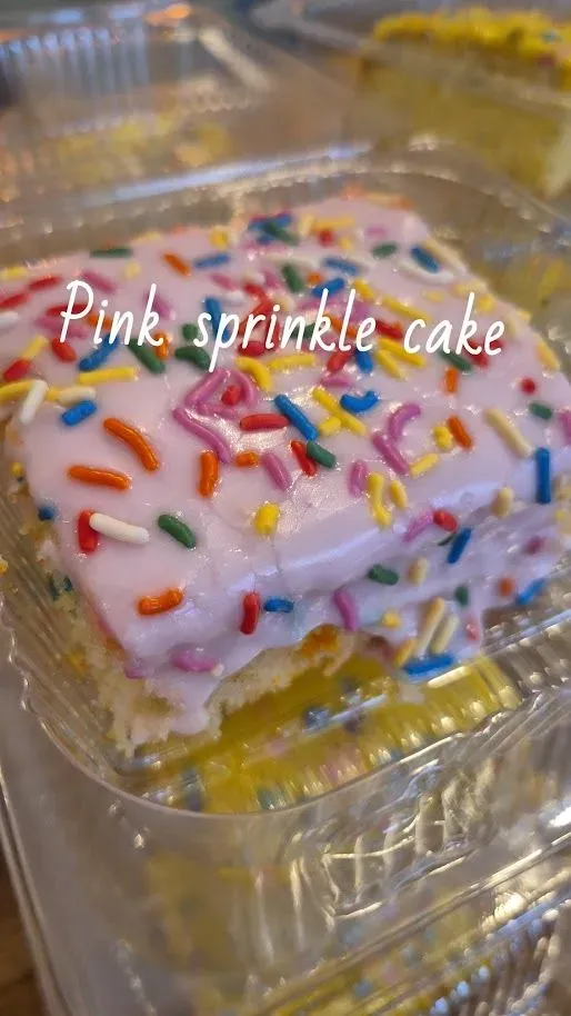 8228297102302-b0z5a21f5tvr98sgs92pzf-sprinkle-cake thumbnail image