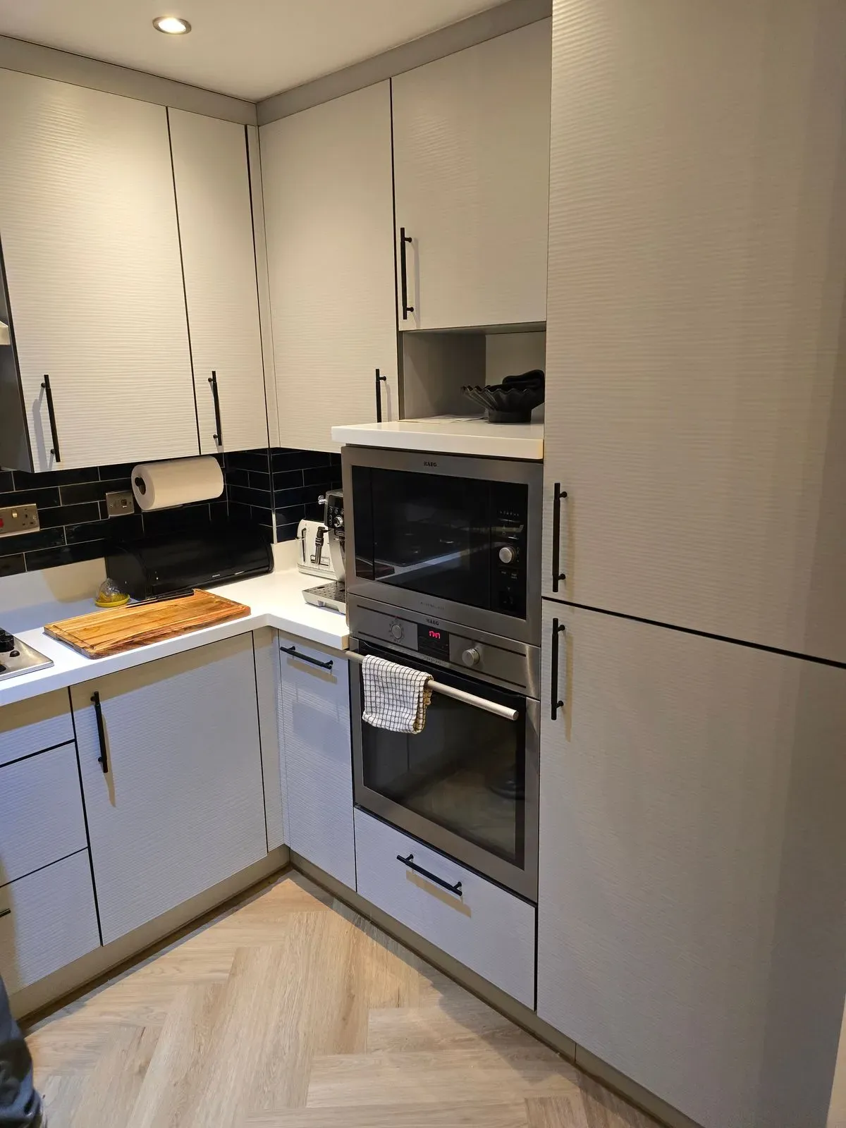 Kitchen Respraying image