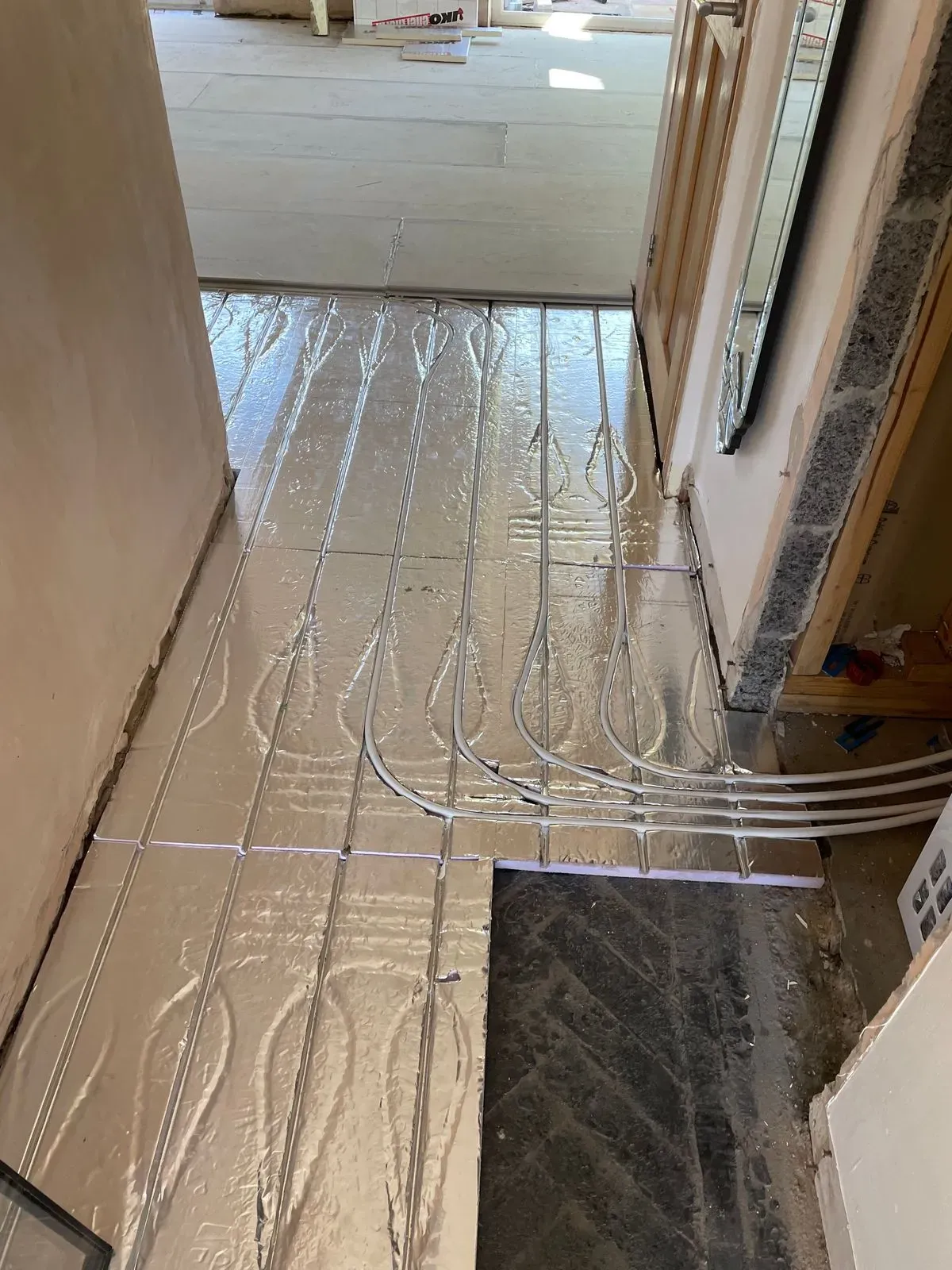 Underfloor heating install image