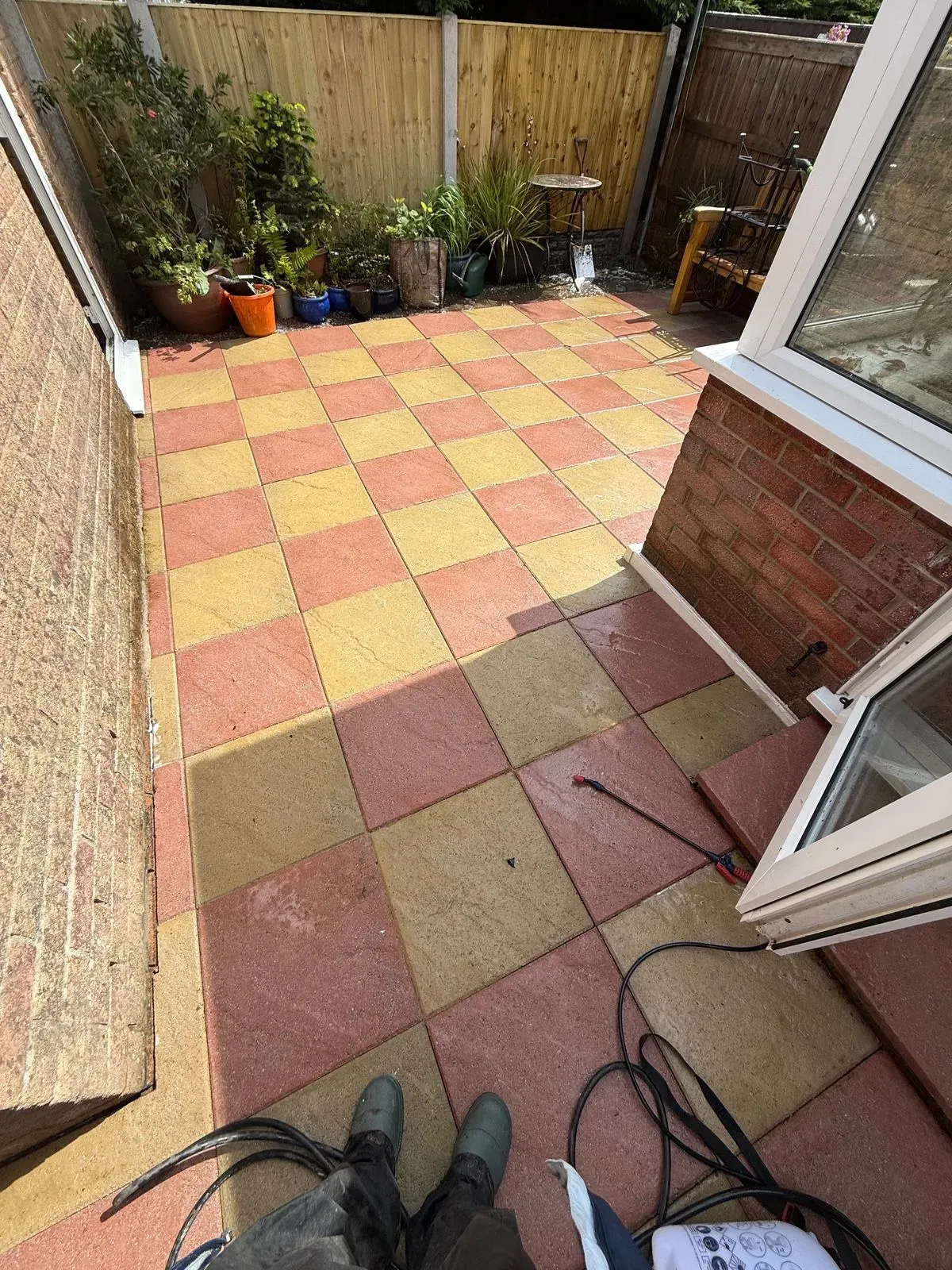 Patio cleaning image background image