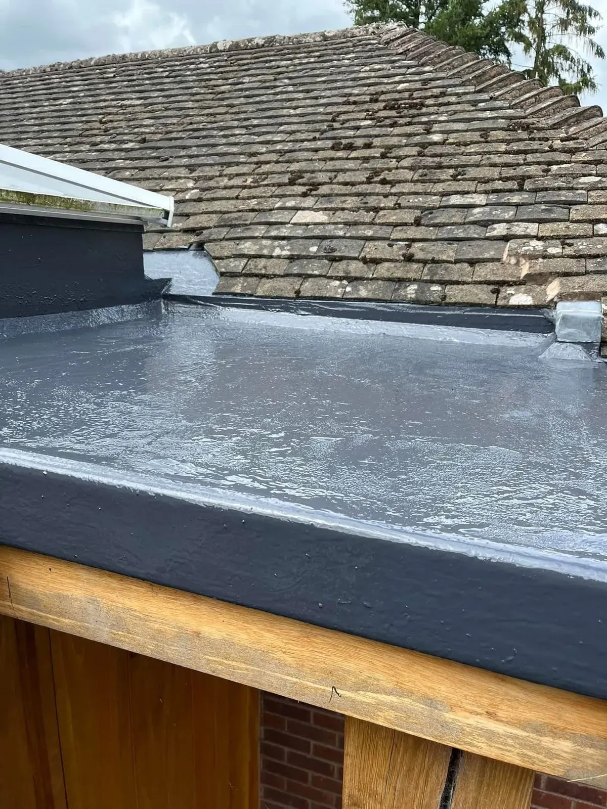 Emergency roof repairs image background image