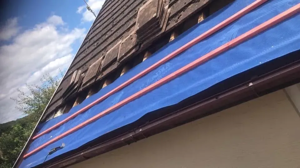 Roof repair image background image