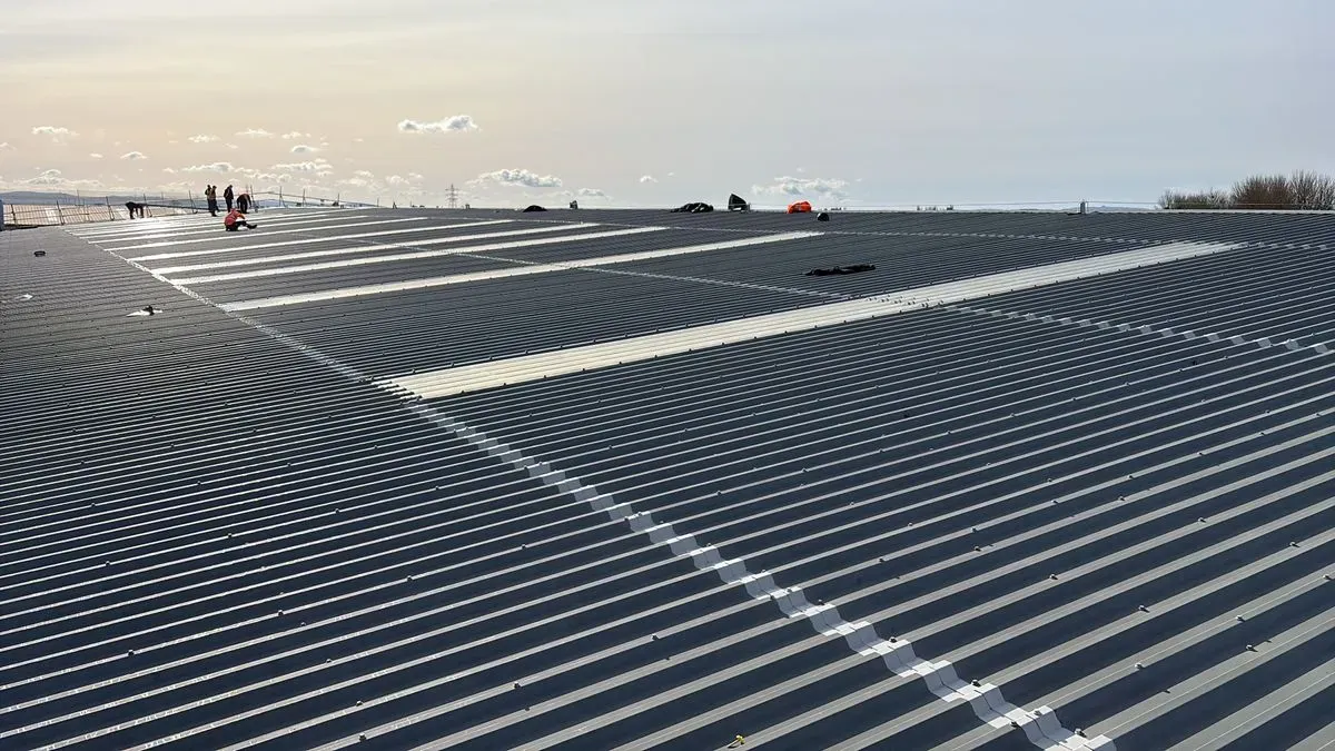 Roof maintenance image background image