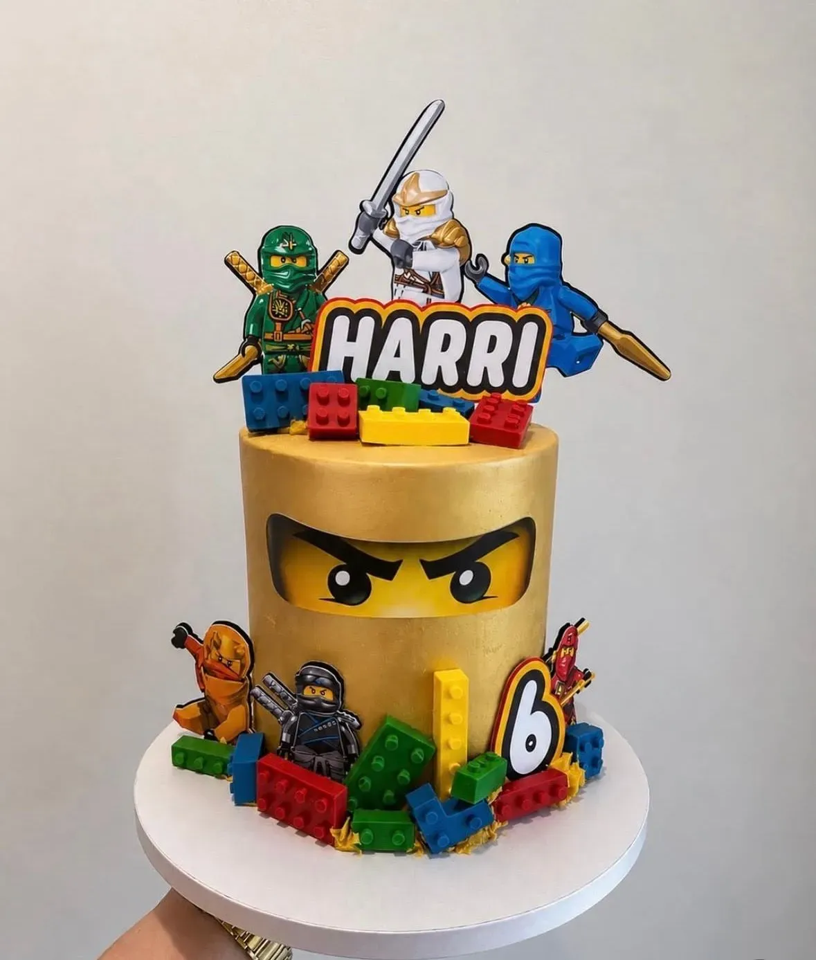 Custom cake design image background image