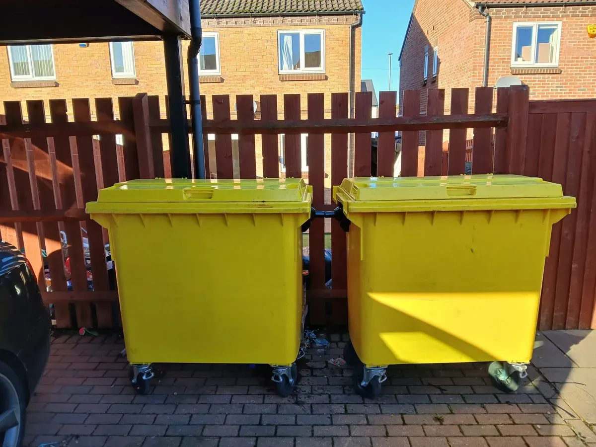 Wheelie bin rental for rubbish image background image