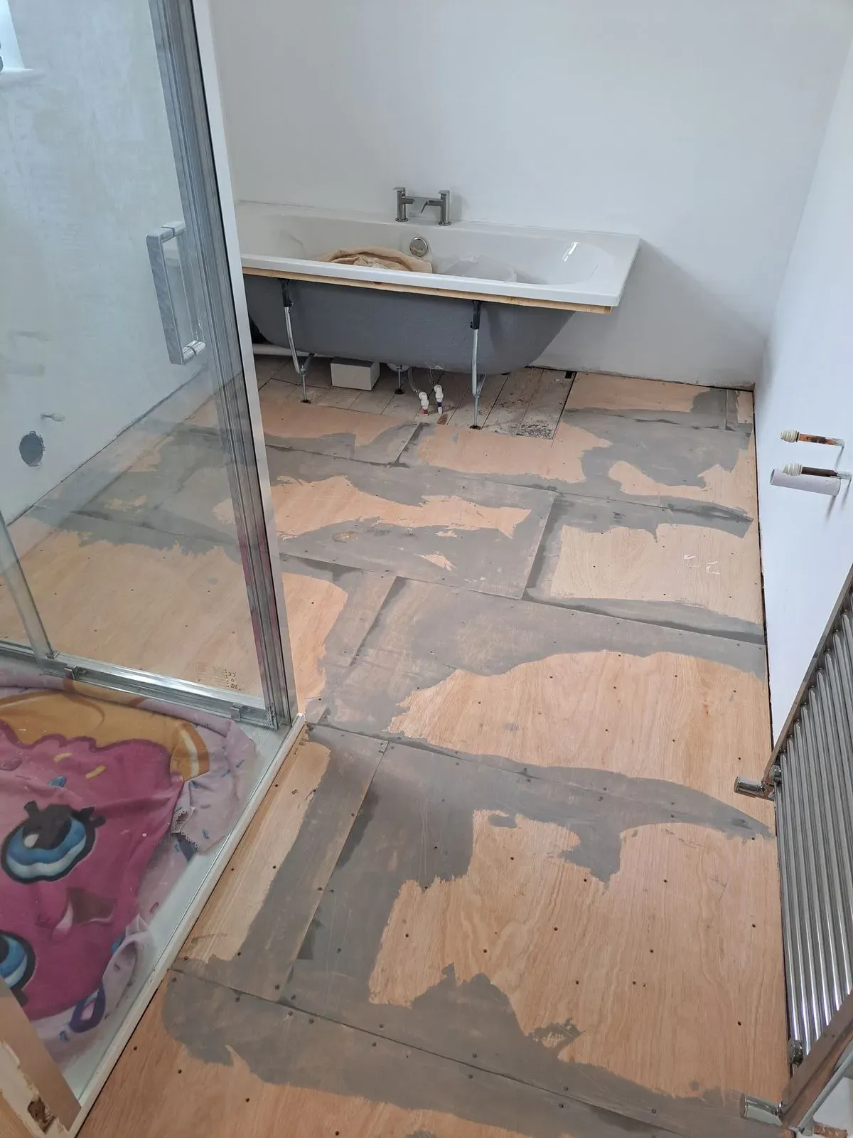 Residential LVT (Alt Angle) flooring in a Cosham kitchen