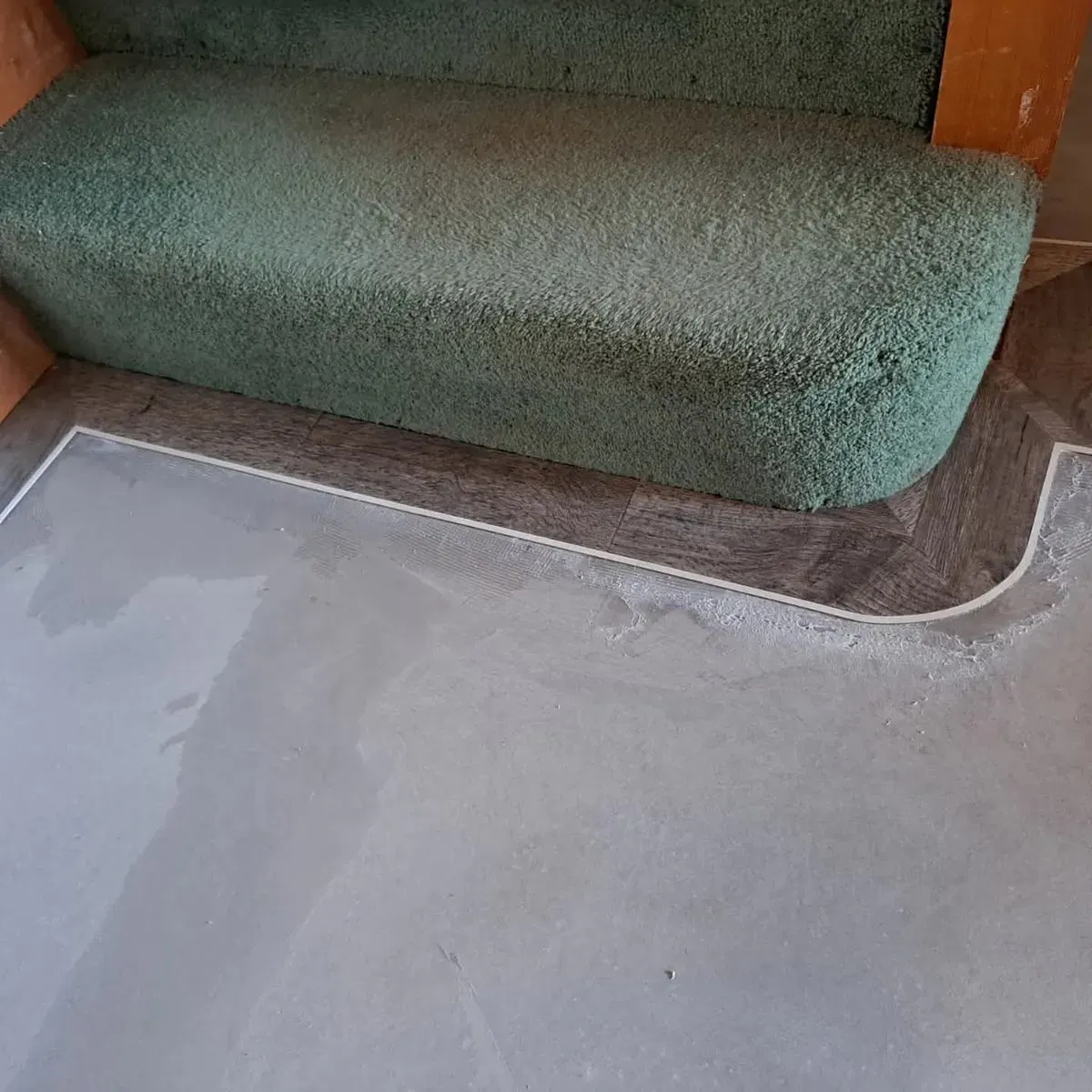 Different styles of laminate flooring available in Fareham
